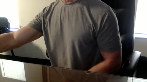 Snapshot of clemike69 chatting on April 6, 5:36 pm clemike69 online show from April 6, 5:36 pm