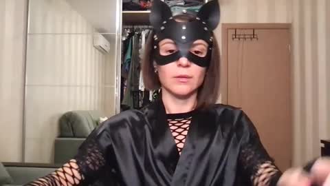 cleo_catra online show from September 28, 5:07 pm