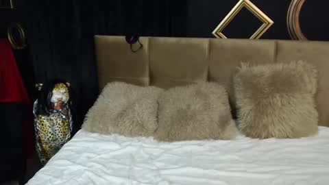 Snapshot of cleo_frost chatting on October 27, 9:19 pm Cleo online show from October 27, 9:19 pm