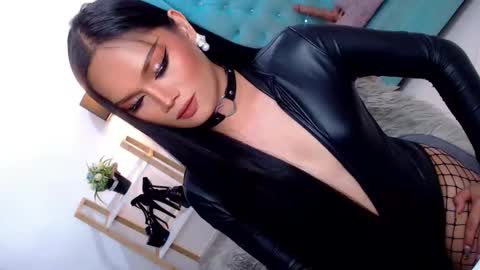 Cleo online show from March 22, 9:40 pm