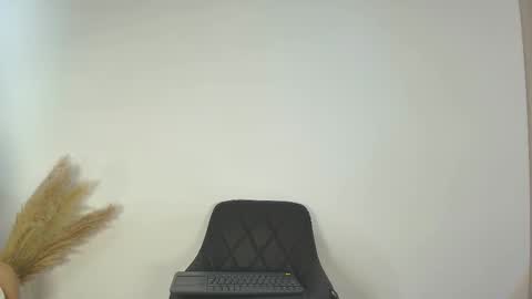 Cleo  online show from February 17, 1:40 pm