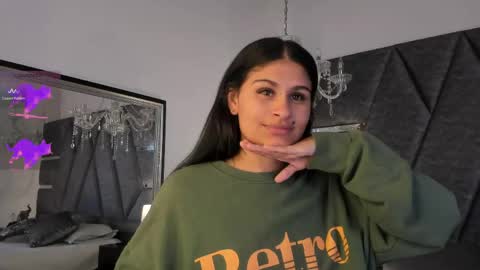 Snapshot of cleopatraa1 chatting on June 1, 8:43 pm Cleopatra online show from June 1, 8:43 pm