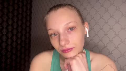 Cleo online show from March 8, 6:01 pm