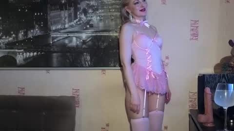 Snapshot of clever_sexy chatting on April 26, 2:59 pm Clever Sexy online show from April 26, 2:59 pm