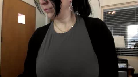 Snapshot of cleverlittleminx chatting on February 9, 6:01 pm Cleverlittleminx online show from February 9, 6:01 pm