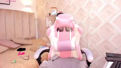 Snapshot of clhoe_johnson_ chatting on May 26, 12:12 pm clhoe_johnson_ online show from May 26, 12:12 pm