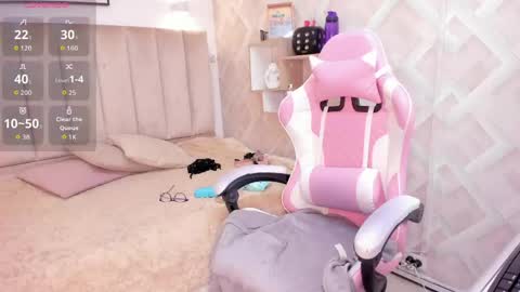 Snapshot of clhoe_johnson_ chatting on June 1, 12:51 pm clhoe_johnson_ online show from June 1, 12:51 pm