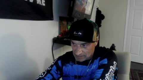 Snapshot of clintwood12 chatting on June 19, 12:15 am chad online show from June 19, 12:15 am