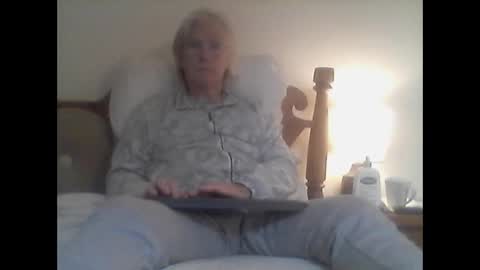 Snapshot of clitboy658752 chatting on November 17, 6:35 pm clitboy658752 online show from November 17, 6:35 pm