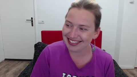 Syl  online show from March 10, 6:12 pm