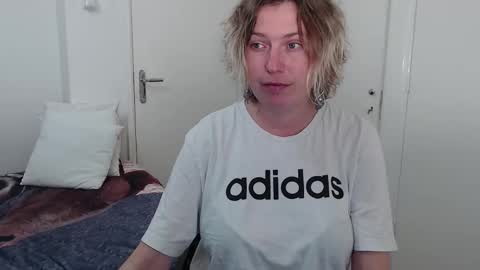 Syl  online show from February 5, 7:51 pm