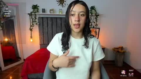 Snapshot of cloe_7 chatting on May 6, 11:48 am cloe_7 online show from May 6, 11:48 am
