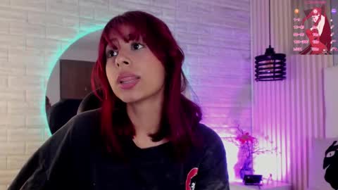 Cloe online show from December 2, 6:43 pm