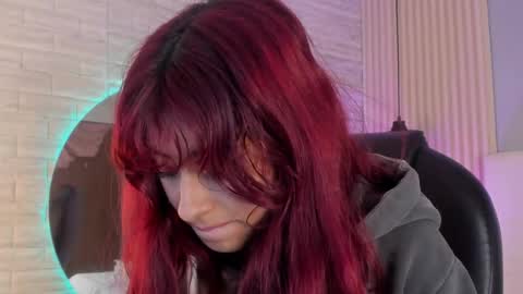 Cloe online show from December 5, 3:28 pm