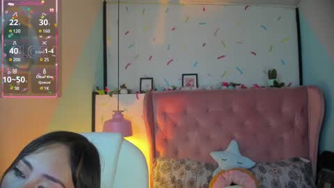 Snapshot of cloe_martinez_ chatting on December 7, 9:00 pm Cloe online show from December 7, 9:00 pm