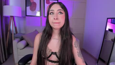 Snapshot of cloe_martinez_ chatting on September 21, 11:34 am Cloe online show from September 21, 11:34 am