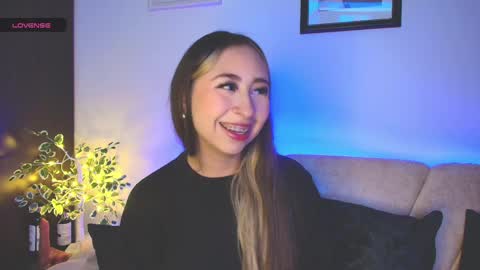 cloe_martinezz_ online show from April 29, 4:16 am