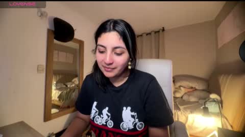 cloe small online show from September 11, 4:01 am