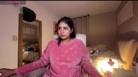 cloe small online show from September 24, 3:54 am