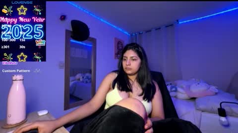 cloe small online show from November 12, 6:14 am