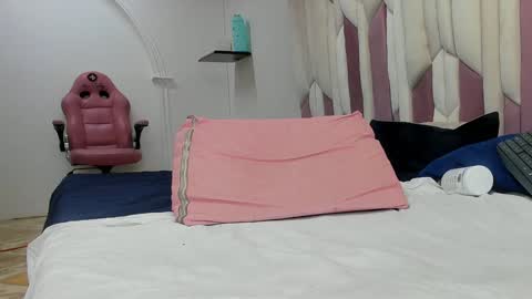 Snapshot of cloe_stanfort chatting on January 20, 1:18 am Cloe Stanfort online show from January 20, 1:18 am