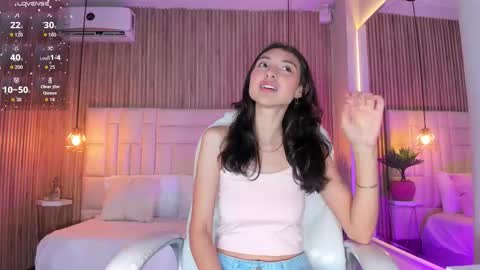 C L O E  online show from November 11, 5:07 am