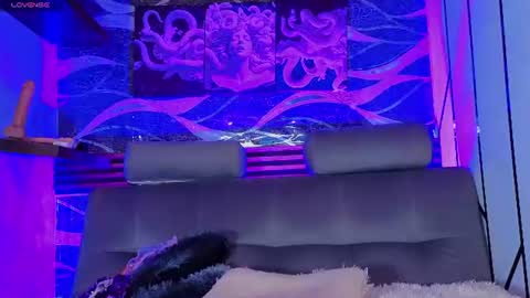 Snapshot of cloee_cameron chatting on June 30, 7:15 pm cloee_cameron online show from June 30, 7:15 pm