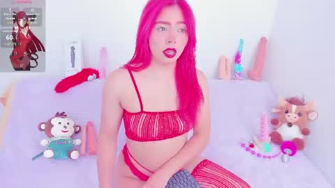 Snapshot of cloee_lovee chatting on July 1, 9:36 pm cloee lovee online show from July 1, 9:36 pm