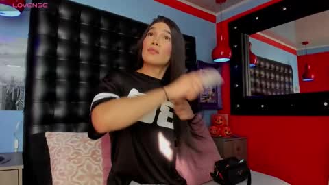 ---Cloe--- online show from October 29, 9:05 pm