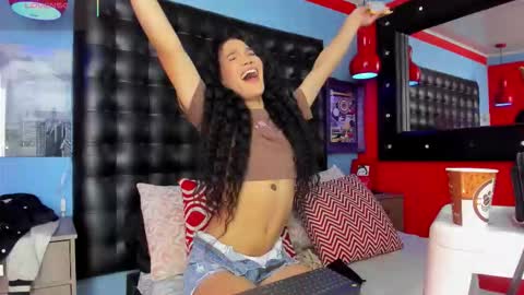 ---Cloe--- online show from November 19, 3:12 pm