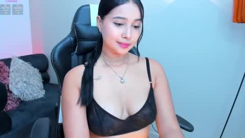 Cloe online show from December 27, 1:50 pm