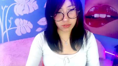 Snapshot of cloud_eli chatting on June 17, 11:23 am Elizabeth online show from June 17, 11:23 am
