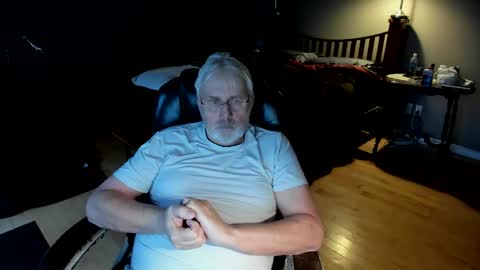 cloudalert62 online show from January 10, 10:57 pm