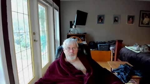 Snapshot of cloudalert62 chatting on November 19, 4:40 pm cloudalert62 online show from November 19, 4:40 pm