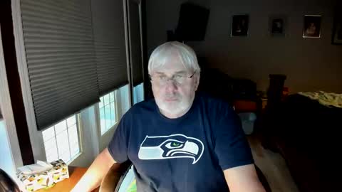 Snapshot of cloudalert62 chatting on April 8, 2:22 am cloudalert62 online show from April 8, 2:22 am