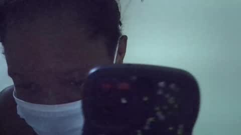 Snapshot of cloudy_bella chatting on April 9, 8:03 pm Ella online show from April 9, 8:03 pm