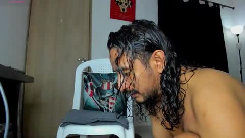 Snapshot of cloudy_pigdude chatting on November 23, 5:07 am CRISTIAN online show from November 23, 5:07 am