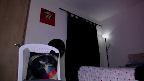 Snapshot of cloudy_pigdude chatting on April 25, 3:53 am CRISTIAN online show from April 25, 3:53 am