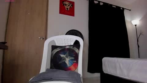 Snapshot of cloudy_pigdude chatting on April 29, 4:16 am CRISTIAN online show from April 29, 4:16 am