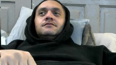 Snapshot of cloudyclearskies chatting on November 4, 4:33 am CloudyClearSkies online show from November 4, 4:33 am