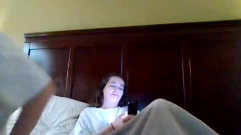 tallhungandcloudy online show from April 19, 4:01 am