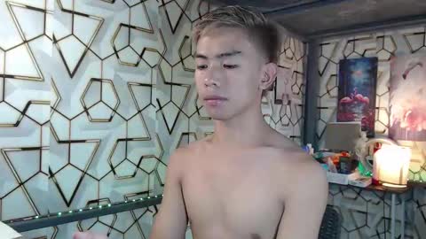 clyde_twinkx online show from November 2, 5:32 am