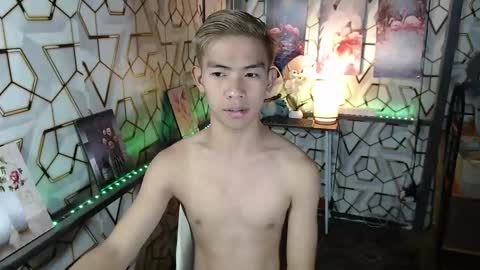 clyde_twinkx online show from November 6, 11:33 am