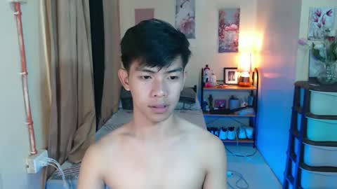 clyde_twinkx online show from April 13, 10:43 am