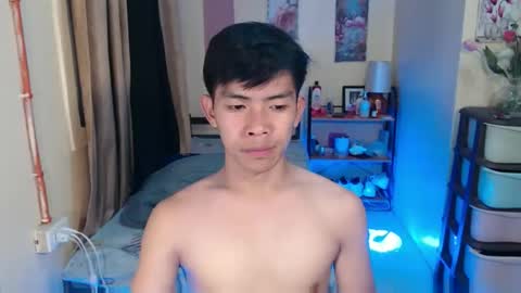 clyde_twinkx online show from April 15, 10:33 am