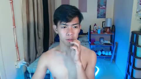 clyde_twinkx online show from April 19, 7:49 pm