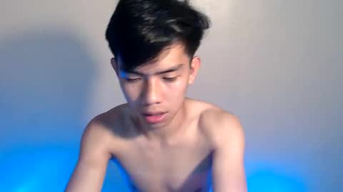 Snapshot of clyde_twinkx chatting on June 6, 9:47 am clyde_twinkx online show from June 6, 9:47 am