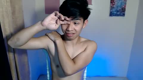Snapshot of clyde_twinkx chatting on June 20, 10:29 am clyde_twinkx online show from June 20, 10:29 am