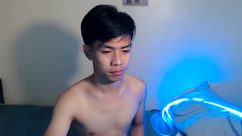 Snapshot of clyde_twinkx chatting on July 1, 6:29 pm clyde_twinkx online show from July 1, 6:29 pm