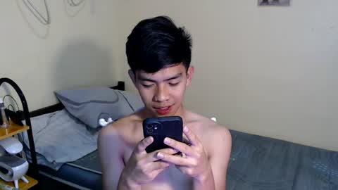 Snapshot of clyde_twinkx chatting on July 5, 9:00 pm clyde_twinkx online show from July 5, 9:00 pm